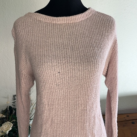 Market & Spruce Twisted Back Pullover | Soft Pink | Size S - Picture 3 of 7